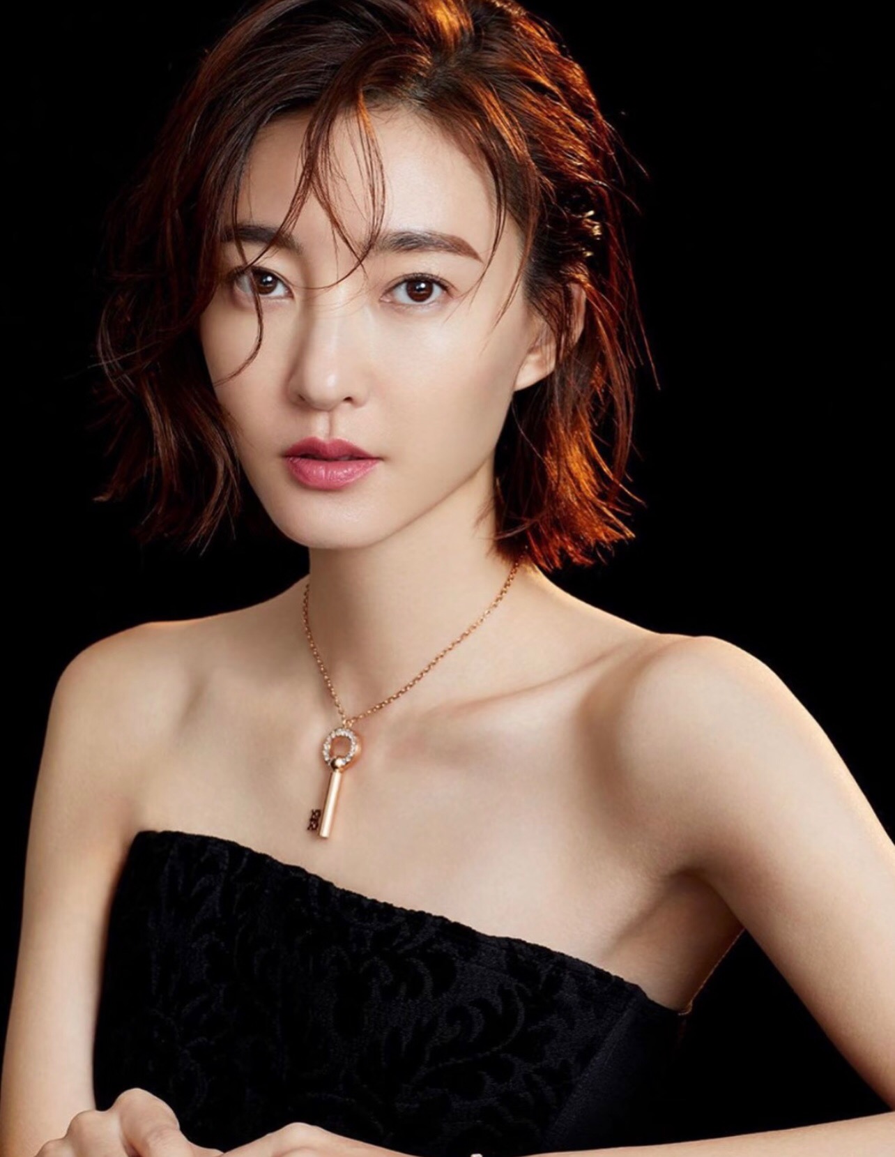 【Tiffany*帝芙尼最新款🆕🆕玫瑰金镶钻锁匙项链】一致官网黄铜材质，非常的上镜‼️设计很特别值得入手
