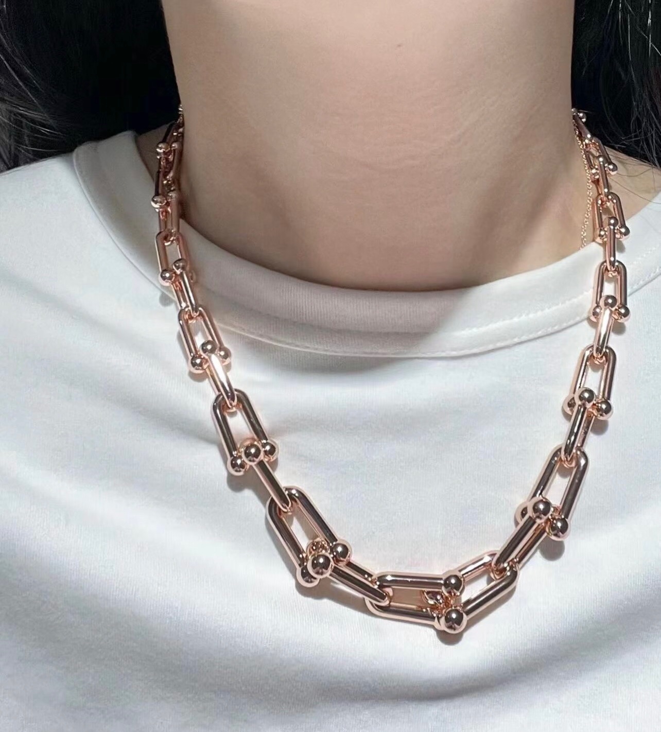 【Tiffany*帝芙尼最新款🆕🆕金色光面渐变马蹄项链】一致官网黄铜材质，非常的上镜‼️设计很特别值得入