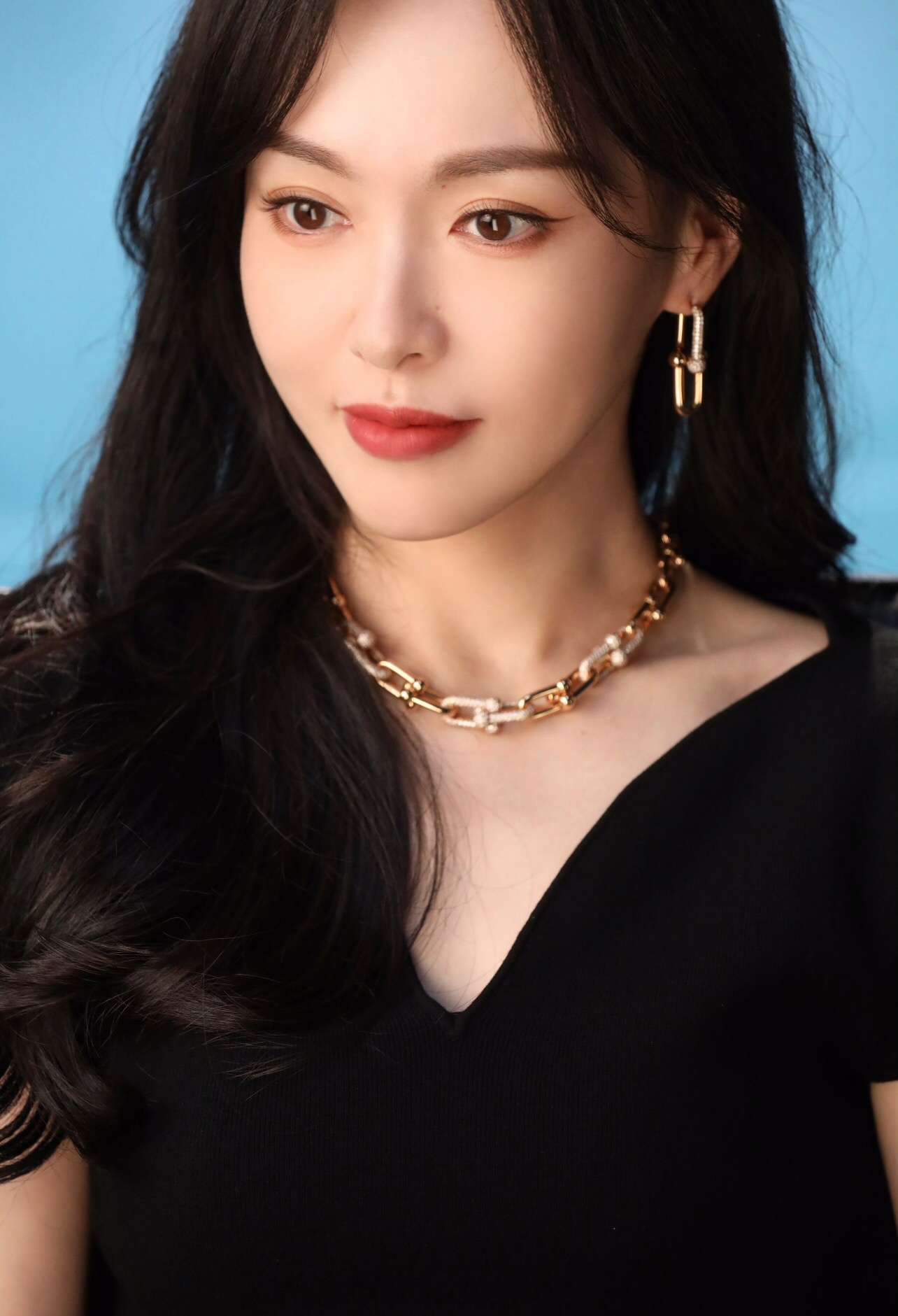 【Tiffany*帝芙尼最新款🆕🆕金色镶钻渐变马蹄项链】一致官网黄铜材质，非常的上镜‼️设计很特别值得入