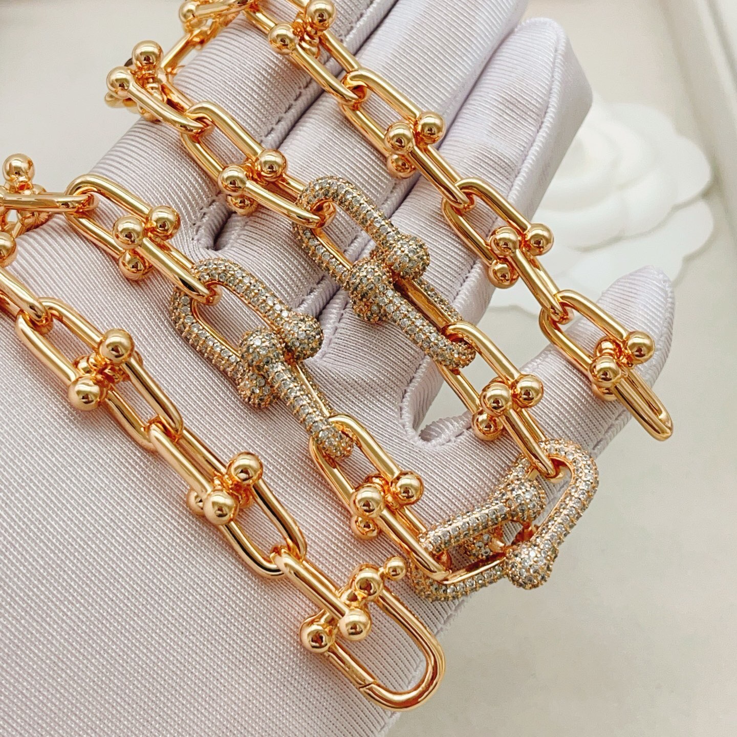 【Tiffany*帝芙尼最新款🆕🆕玫瑰金镶钻渐变马蹄项链】一致官网黄铜材质，非常的上镜‼️设计很特别值得入手高级手工坊系