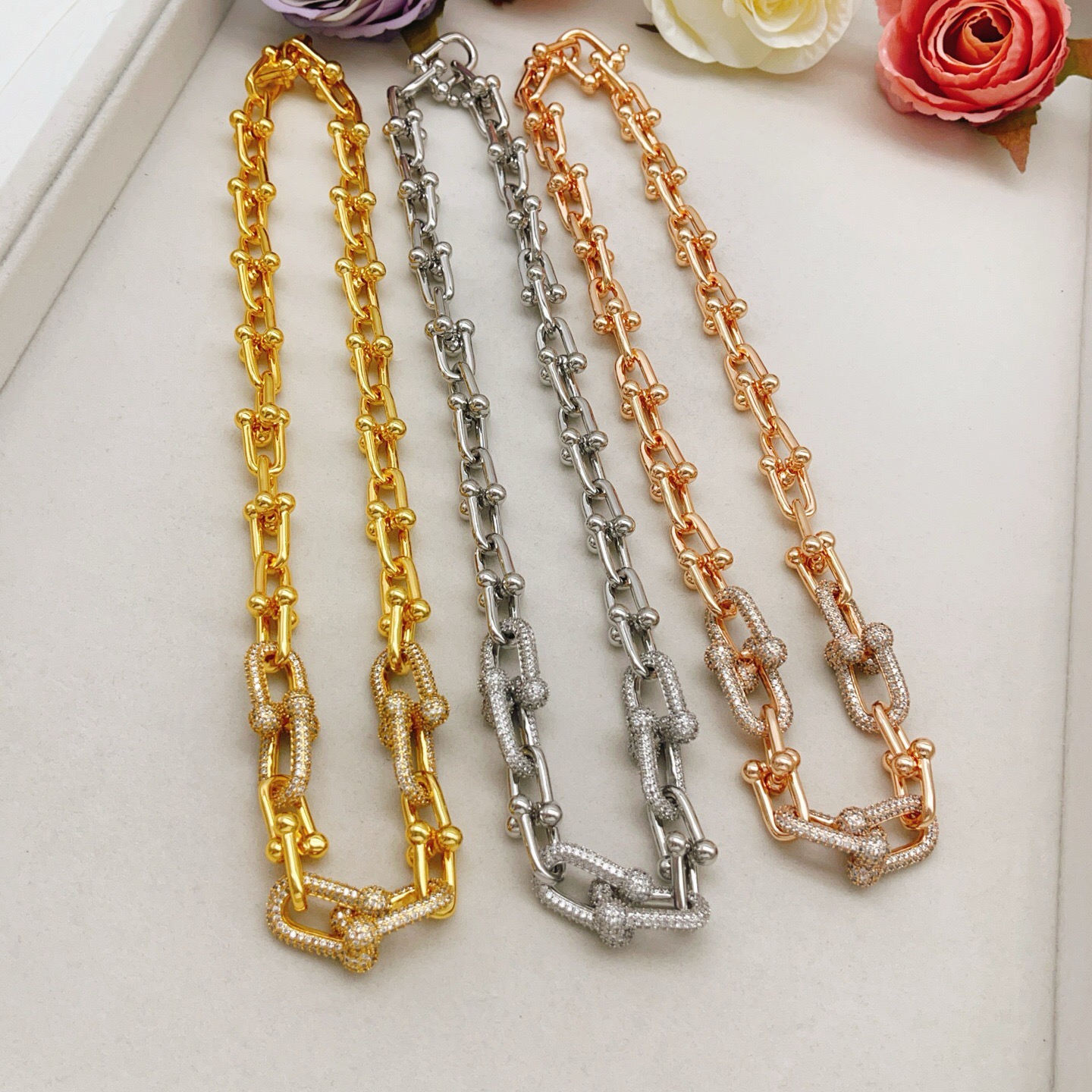 【Tiffany*帝芙尼最新款🆕🆕玫瑰金镶钻渐变马蹄项链】一致官网黄铜材质，非常的上镜‼️设计很特别值得入手高级手工坊系