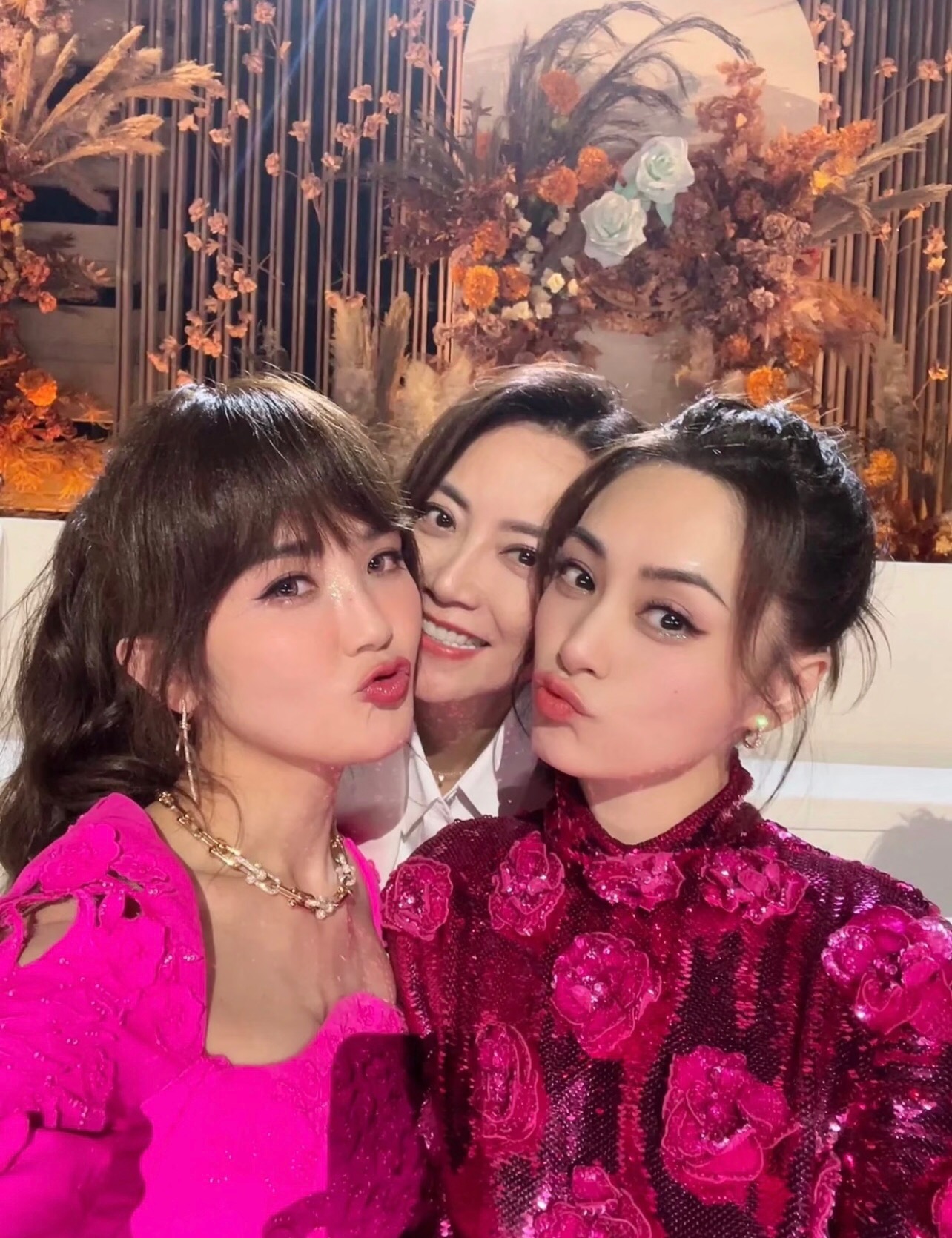 【Tiffany*帝芙尼最新款🆕🆕玫瑰金镶钻渐变马蹄项链】一致官网黄铜材质，非常的上镜‼️设计很特别值得入手高级手工坊系