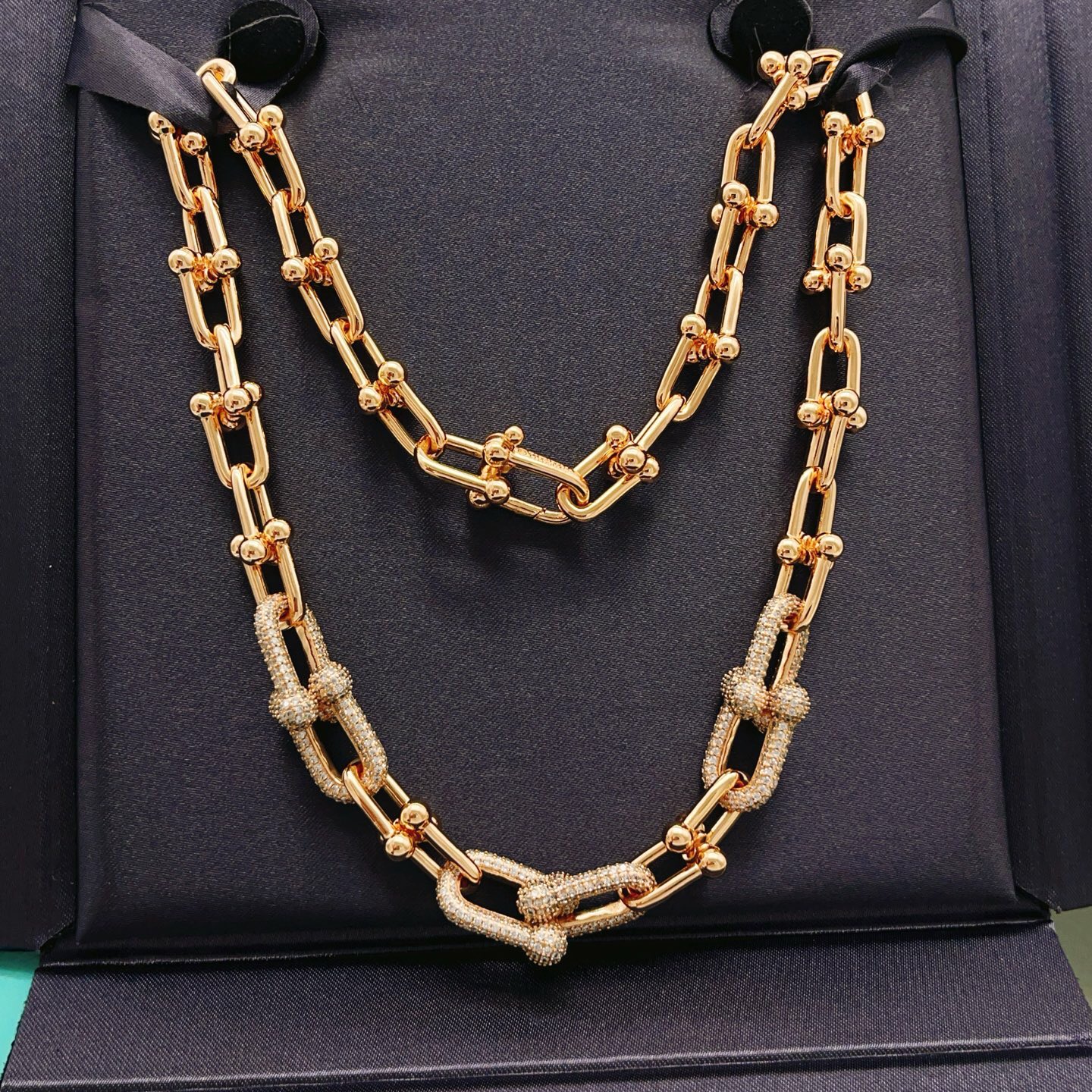 【Tiffany*帝芙尼最新款🆕🆕玫瑰金镶钻渐变马蹄项链】一致官网黄铜材质，非常的上镜‼️设计很特别值得入手高级手工坊系