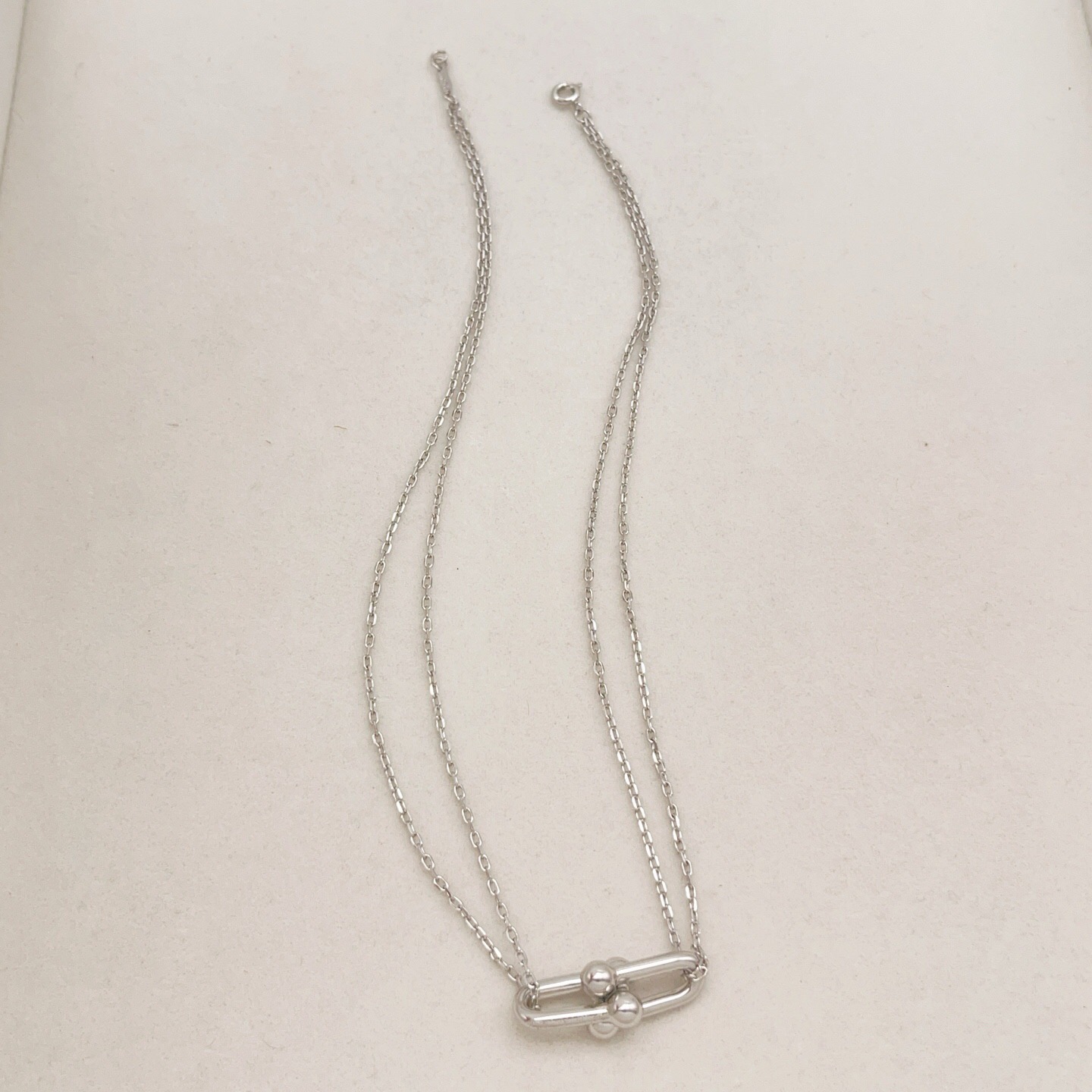 【Tiffany*帝芙尼最新款🆕🆕银色双链光面马蹄项链】一致官网黄铜材质，非常的上镜‼️设计很特别值得入