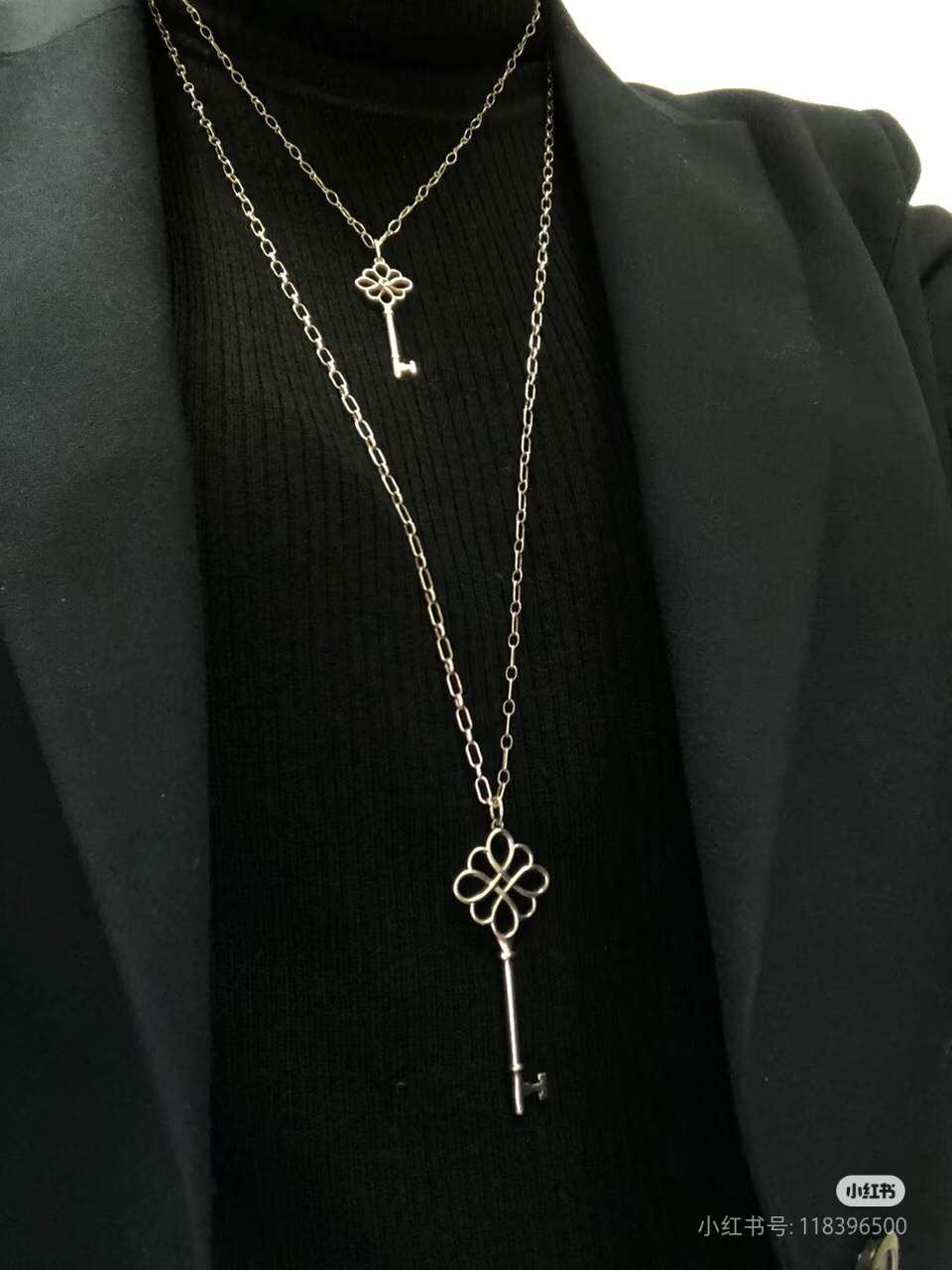 【Tiffany*帝芙尼最新款🆕🆕银色光面锁匙项链】一致官网黄铜材质，非常的抓狂红上镜‼️设计很特别值得