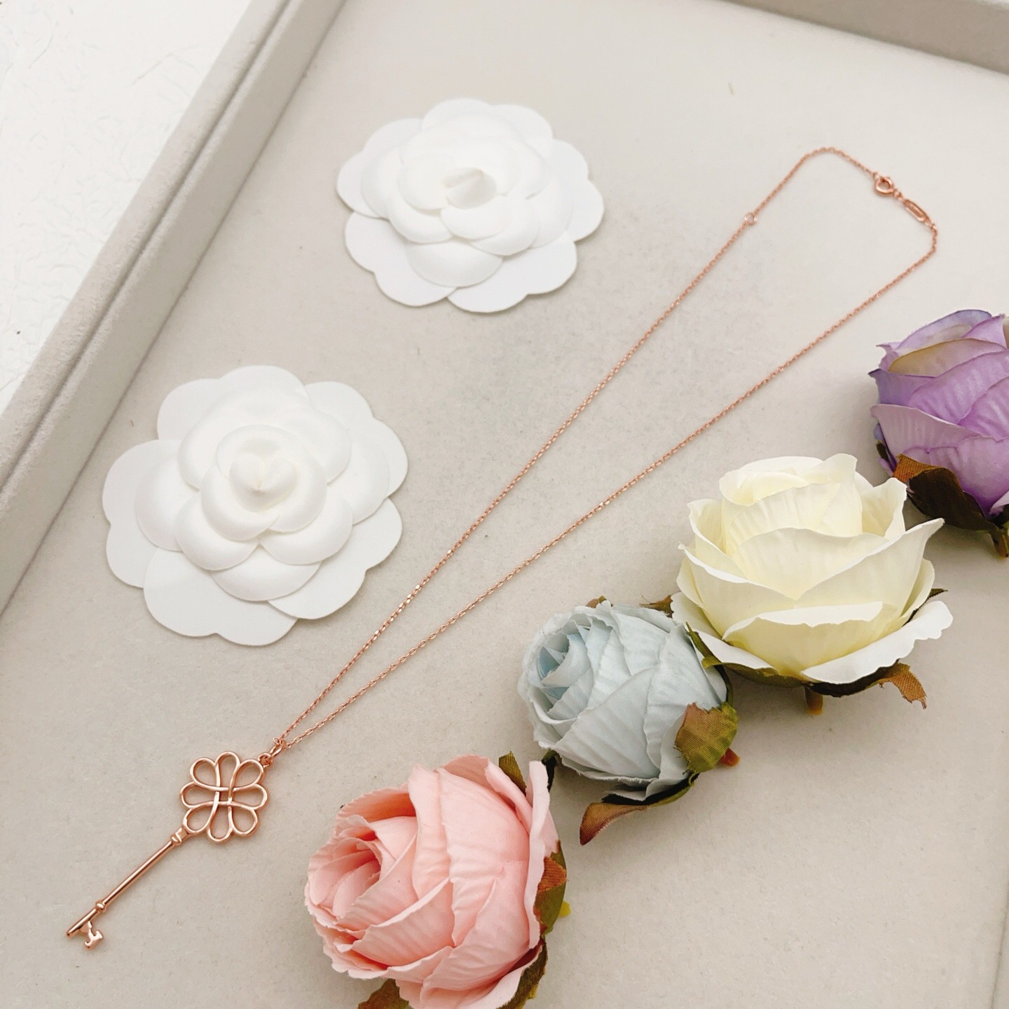 【Tiffany*帝芙尼最新款🆕🆕玫瑰金光面锁匙项链】一致官网黄铜材质，非常的上镜‼️设计很特别值得入手