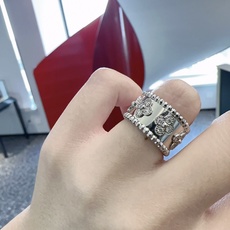 大小尺寸:6号、7号、8号【VanCleef*ArPel* 梵克雅宝最新款🆕🆕银色万花筒戒指】一致官网黄 大小尺寸:6号、7号、8号【VanCleef*ArPel* 梵克雅宝最新款🆕🆕银色万花筒戒指】一致官网黄