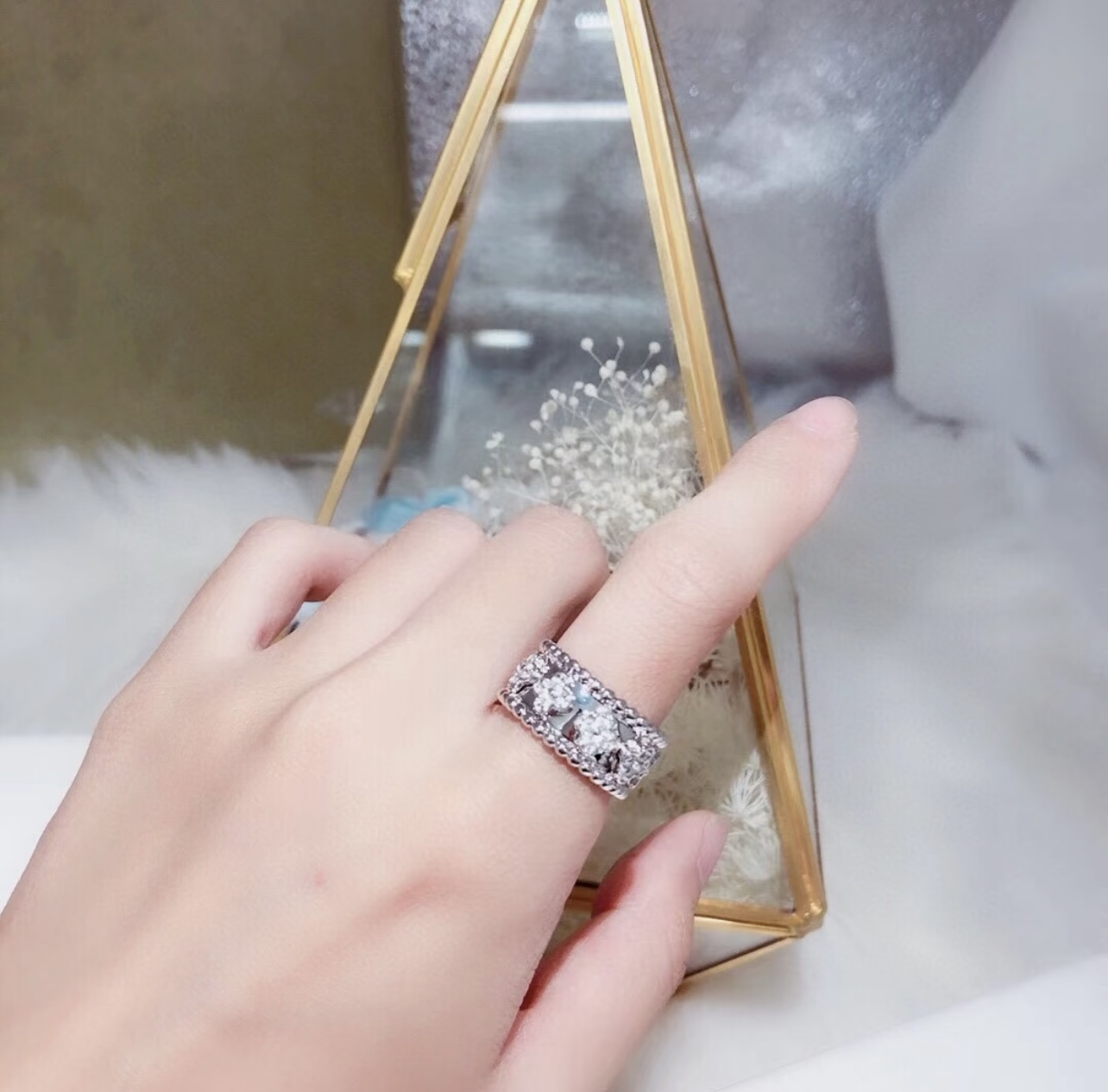 大小尺寸:6号、7号、8号【VanCleef*ArPel* 梵克雅宝最新款🆕🆕银色万花筒戒指】一致官网黄 大小尺寸:6号、7号、8号【VanCleef*ArPel* 梵克雅宝最新款🆕🆕银色万花筒戒指】一致官网黄
