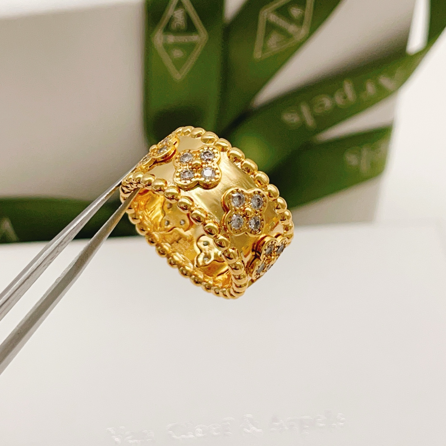 大小尺寸:6号、7号、8号【VanCleef*ArPel* 梵克雅宝最新款🆕🆕金色万花筒戒指】一致官网黄 大小尺寸:6号、7号、8号【VanCleef*ArPel* 梵克雅宝最新款🆕🆕金色万花筒戒指】一致官网黄