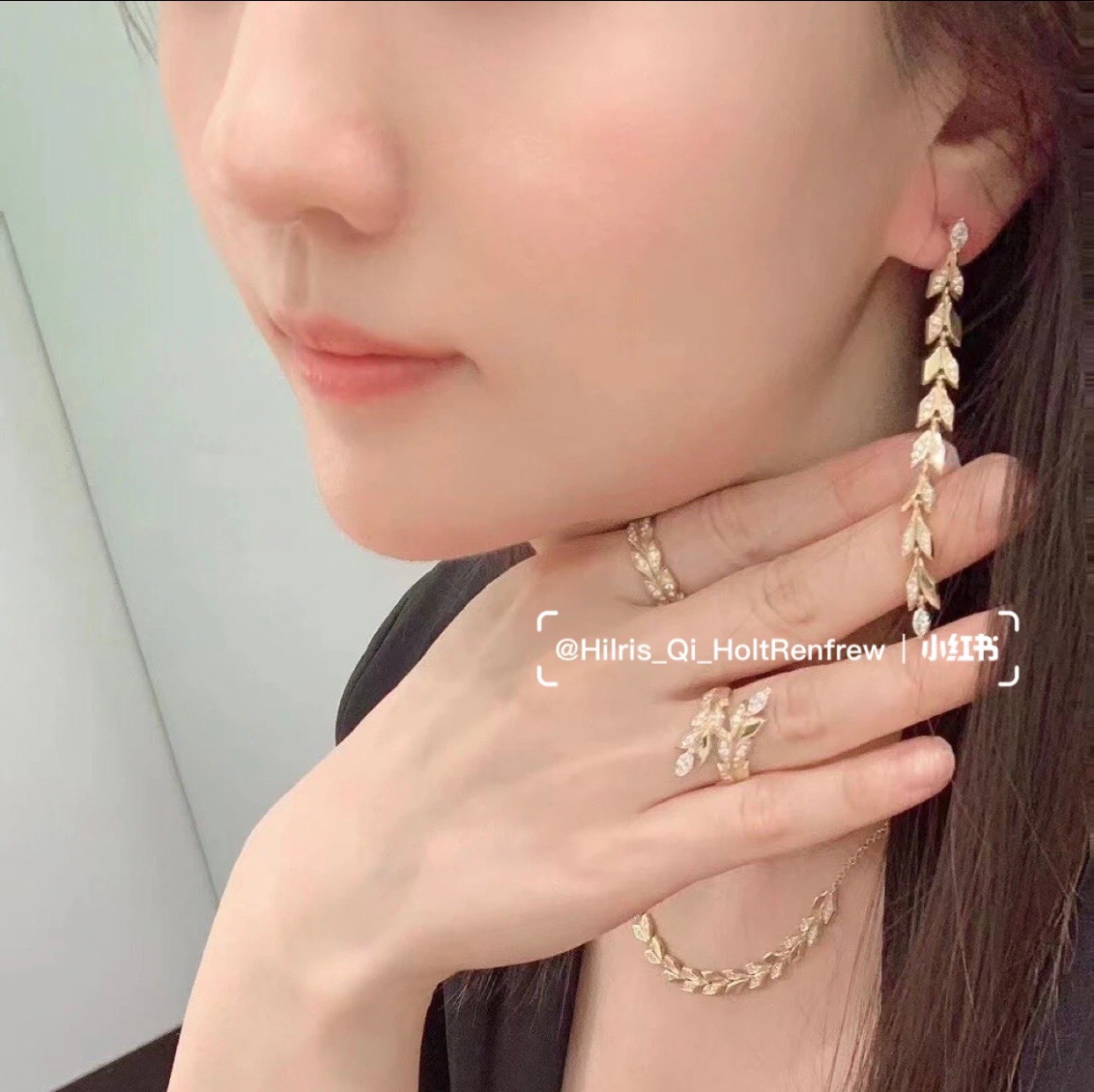 【Tiffany*帝芙尼最新款🆕🆕玫瑰金镶钻流苏叶片耳钉】一致官网黄铜材质，非常的上镜‼️设计很特别值得