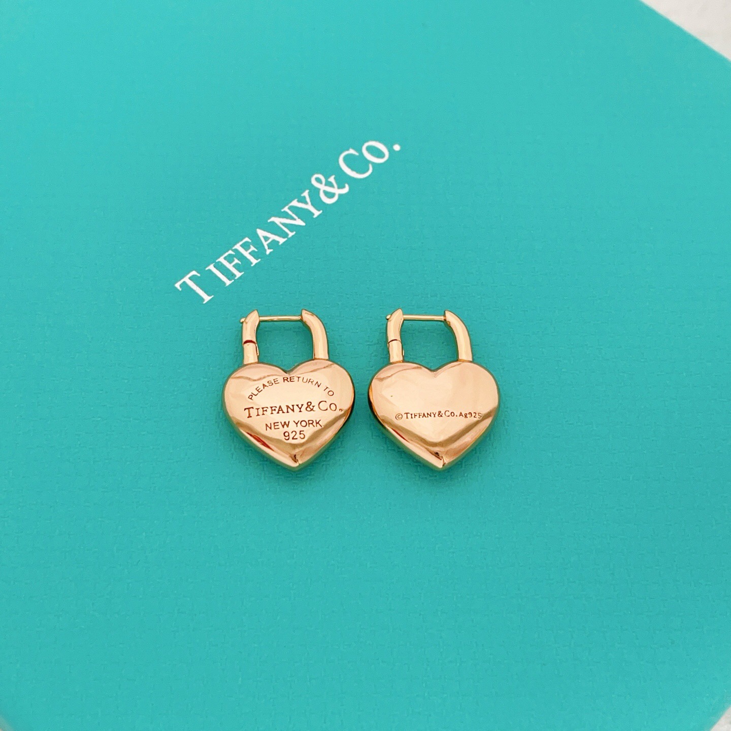 【Tiffany*帝芙尼最新款🆕🆕玫瑰金光面流苏925爱心耳钉】一致官网黄铜材质，非常的上镜‼️设计很特