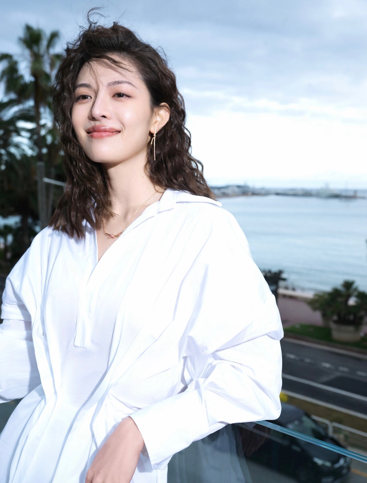 【Tiffany*帝芙尼最新款🆕🆕银色满天星绳结耳钉】一致官网黄铜材质，非常的上镜‼️设计很特别值得入手
