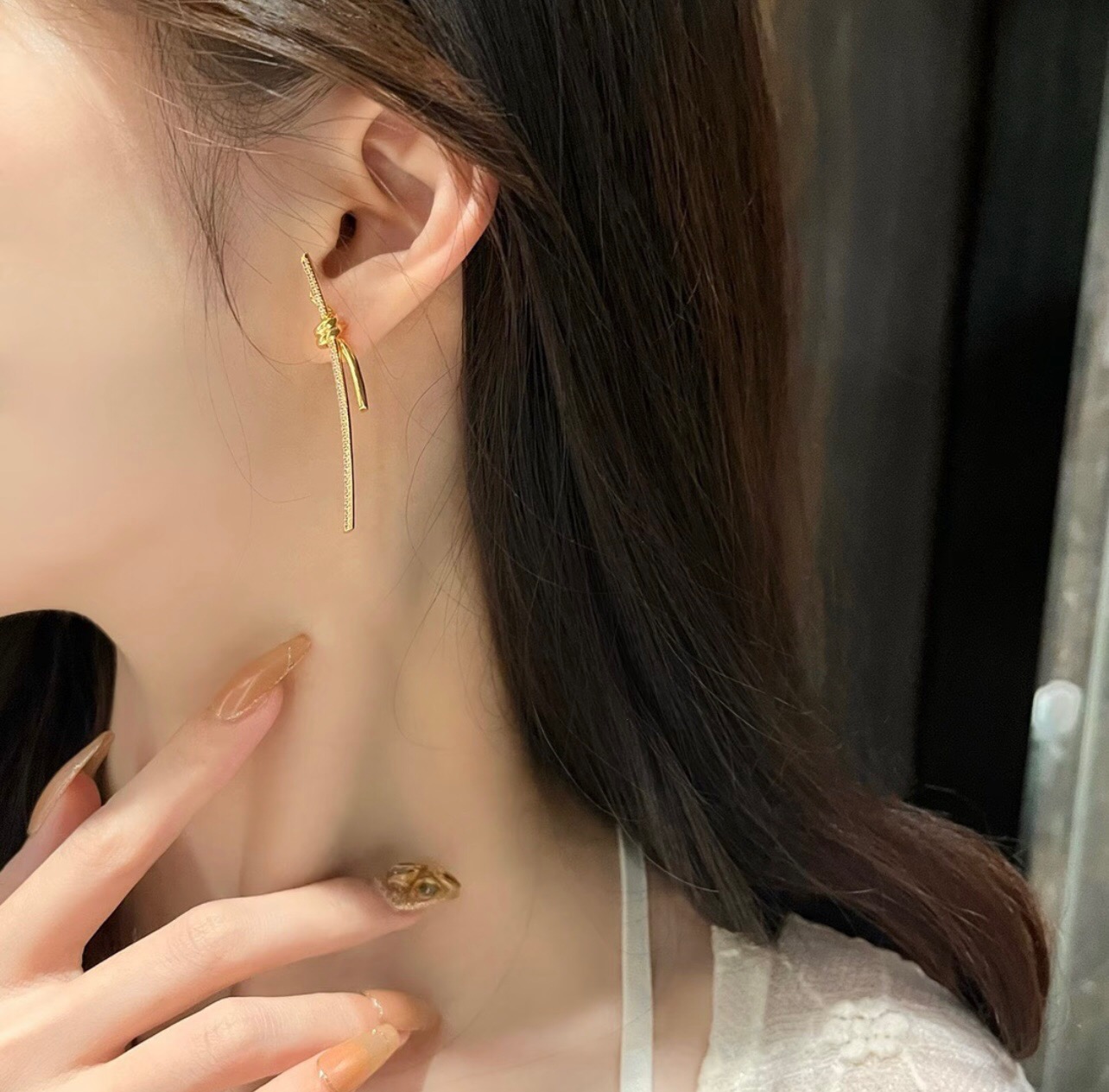 【Tiffany*帝芙尼最新款🆕🆕金色满天星绳结耳钉】一致官网黄铜材质，非常的上镜‼️设计很特别值得入手
