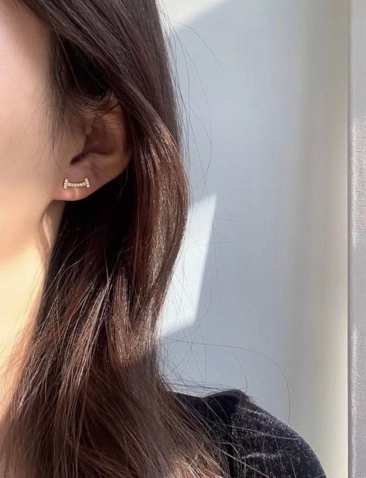 【Tiffany*帝芙尼最新款🆕🆕金色满天星笑脸耳钉】一致官网黄铜材质，非常的上镜‼️设计很特别值得入手