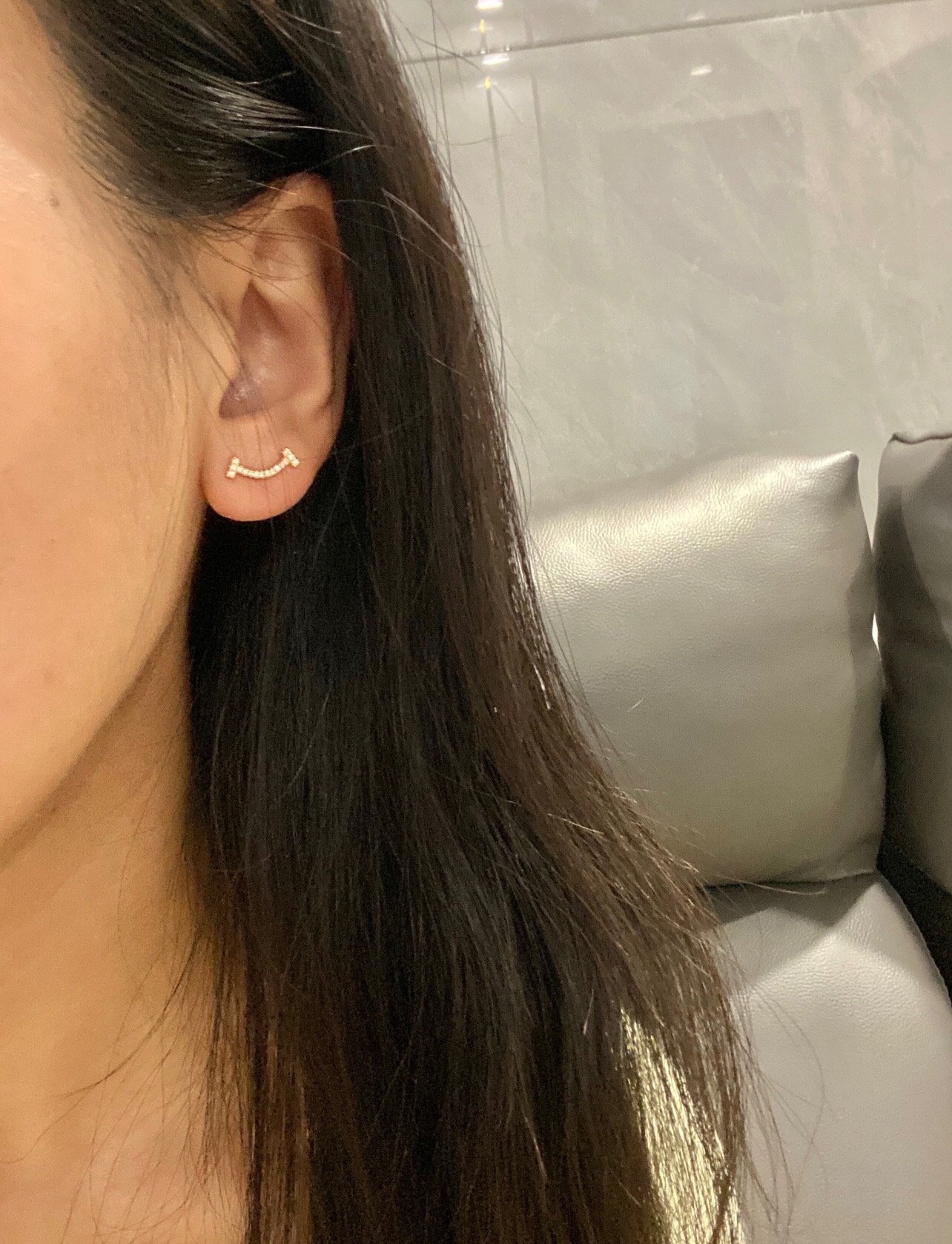 【Tiffany*帝芙尼最新款🆕🆕金色满天星笑脸耳钉】一致官网黄铜材质，非常的上镜‼️设计很特别值得入手