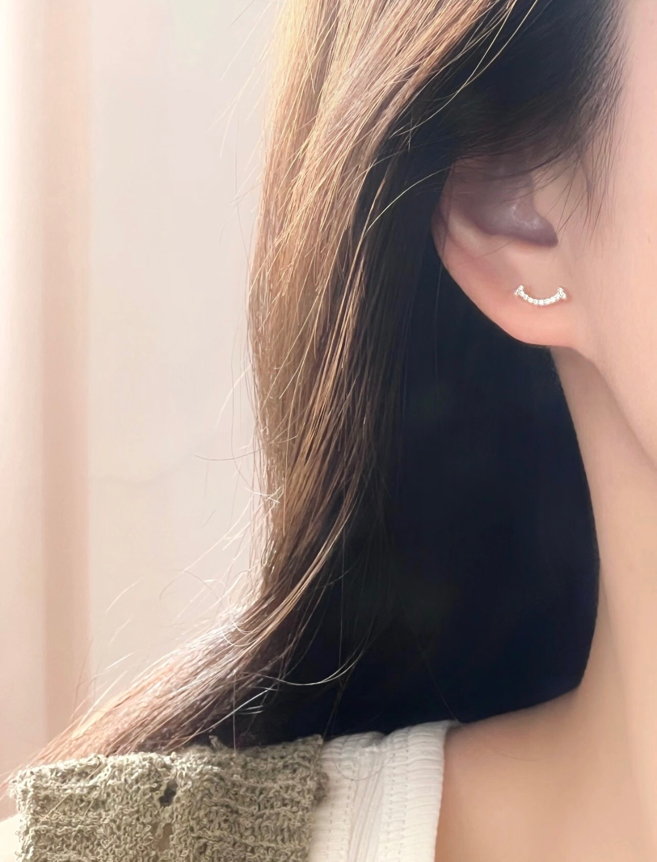 【Tiffany*帝芙尼最新款🆕🆕金色满天星笑脸耳钉】一致官网黄铜材质，非常的上镜‼️设计很特别值得入手