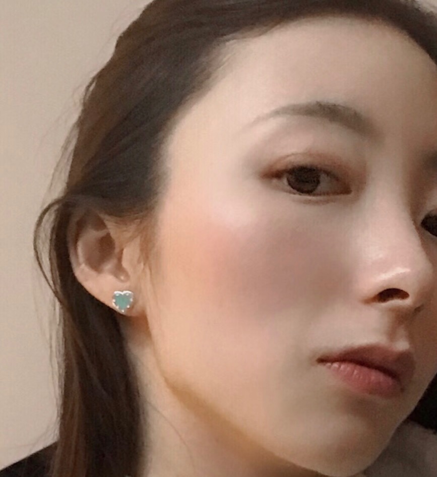 【Tiffany*帝芙尼最新款🆕🆕银色蓝爱心耳钉】一致官网黄铜材质，非常的上镜‼️设计很特别值得入手。高