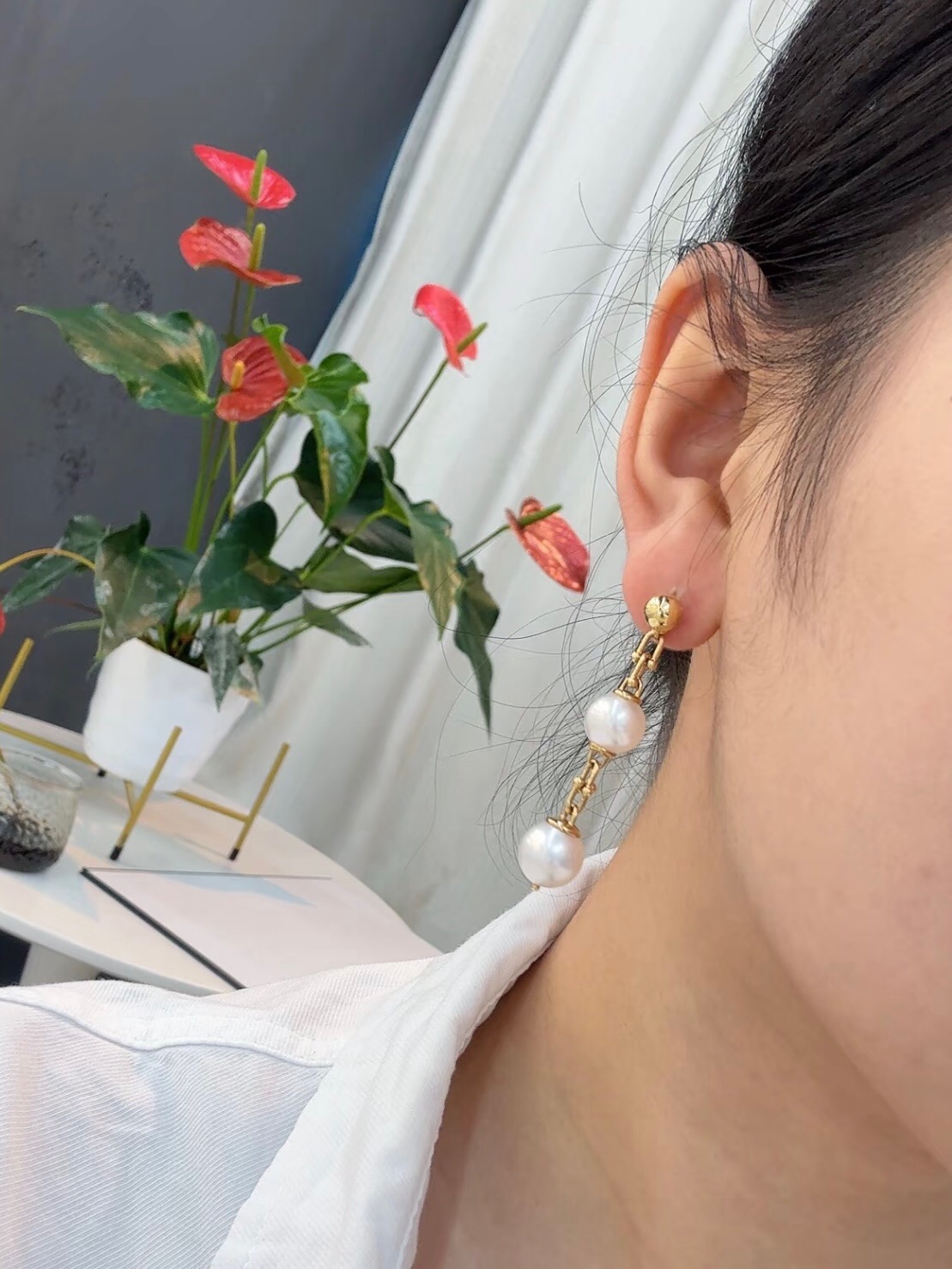 【Tiffany*帝芙尼最新款🆕🆕银色流苏珍珠耳钉】一致官网黄铜材质，非常的上镜‼️设计很特别值得入手。
