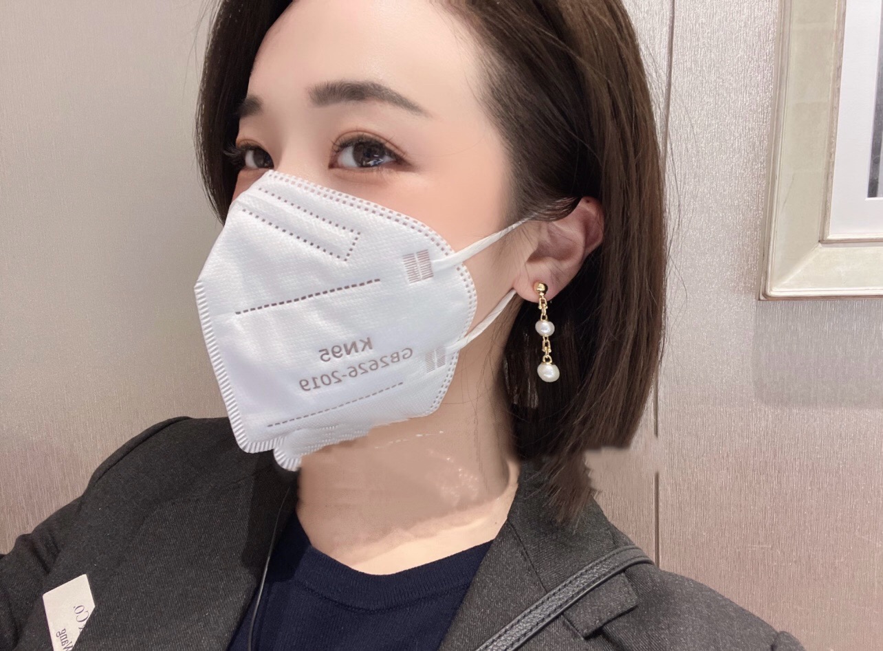 【Tiffany*帝芙尼最新款🆕🆕银色流苏珍珠耳钉】一致官网黄铜材质，非常的上镜‼️设计很特别值得入手。