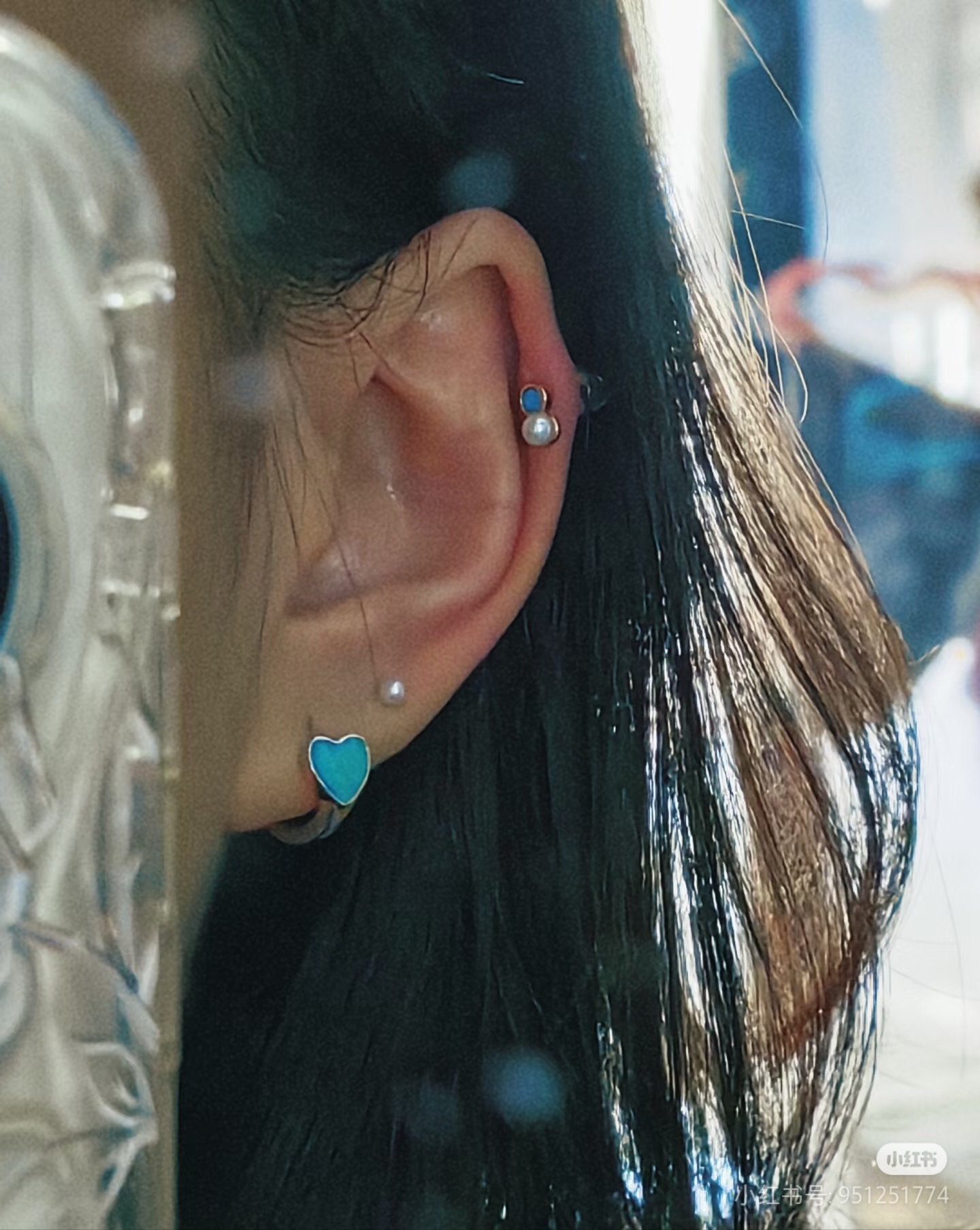 【Tiffany*帝芙尼最新款🆕🆕银色蓝爱心耳钉】一致官网黄铜材质，非常的上镜‼️设计很特别值得入手。高