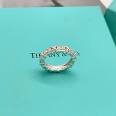 尺寸码数:6.7.8码【Tiffany*帝芙尼最新款🆕🆕银色白镶钻X符号戒指】一致官网黄铜材质,非常的上 尺寸码数:6.7.8码【Tiffany*帝芙尼最新款🆕🆕银色白镶钻X符号戒指】一致官网黄铜材质,非常的上