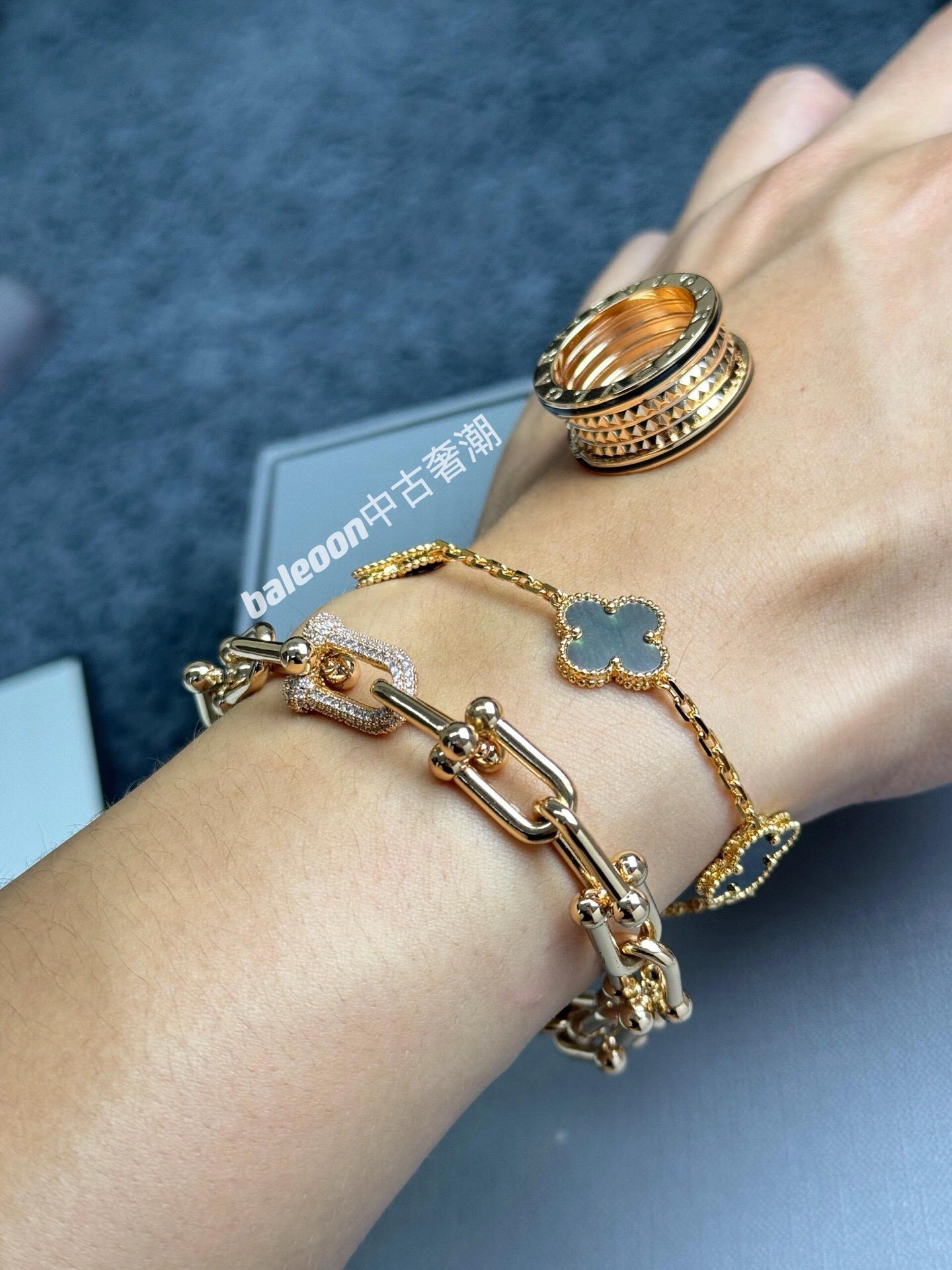 【Tiffany*帝芙尼最新款🆕🆕玫瑰金镶钻马蹄手链】一致官网黄铜材质，非常的上镜‼️设计很特别值得入手