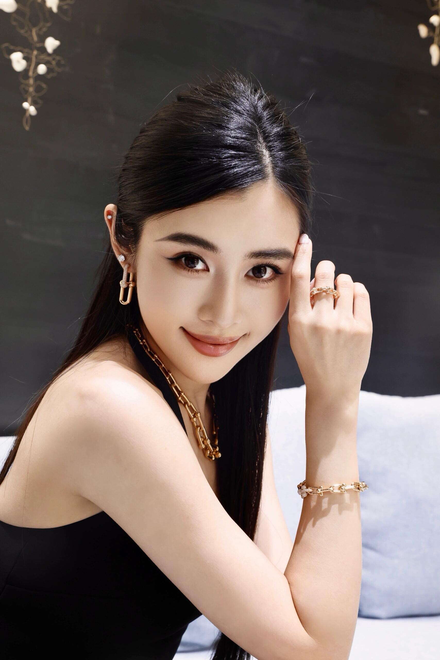 【Tiffany*帝芙尼最新款🆕🆕玫瑰金镶钻马蹄手链】一致官网黄铜材质，非常的上镜‼️设计很特别值得入手