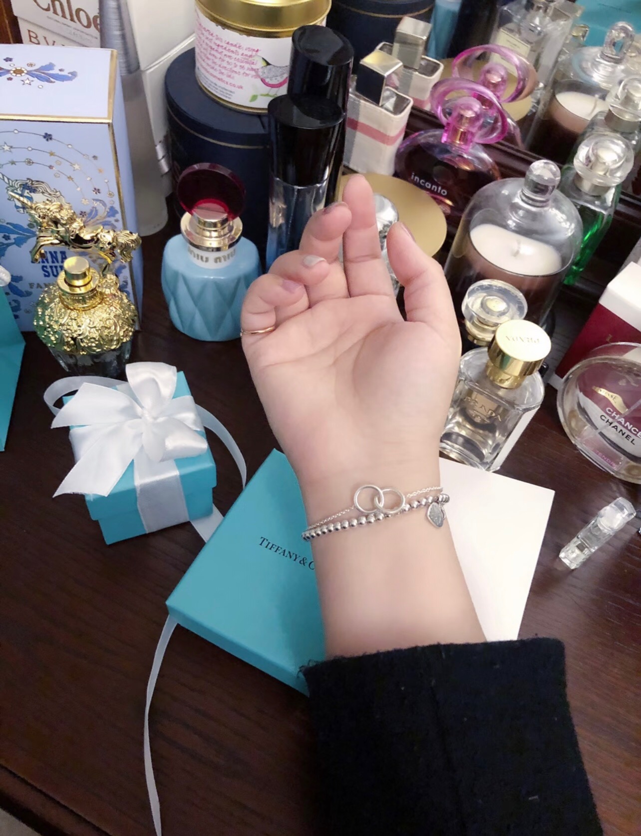 【Tiffany*帝芙尼最新款🆕🆕银色光面双环扣手链】一致官网黄铜材质，非常的上镜‼️设计很特别值得入手