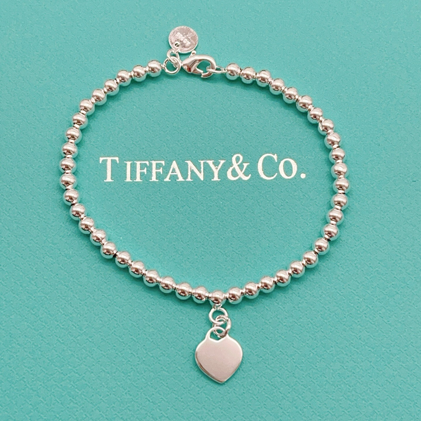 【Tiffany*帝芙尼最新款🆕🆕银色光面珍珠爱心手链】一致官网黄铜材质，非常的上镜‼️设计很特别值得入
