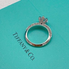 尺寸码数:6.7.8码【Tiffany*帝芙尼最新款🆕🆕银色镶钻圆钻戒指】一致官网黄铜材质,非常的上镜‼ 尺寸码数:6.7.8码【Tiffany*帝芙尼最新款🆕🆕银色镶钻圆钻戒指】一致官网黄铜材质,非常的上镜‼