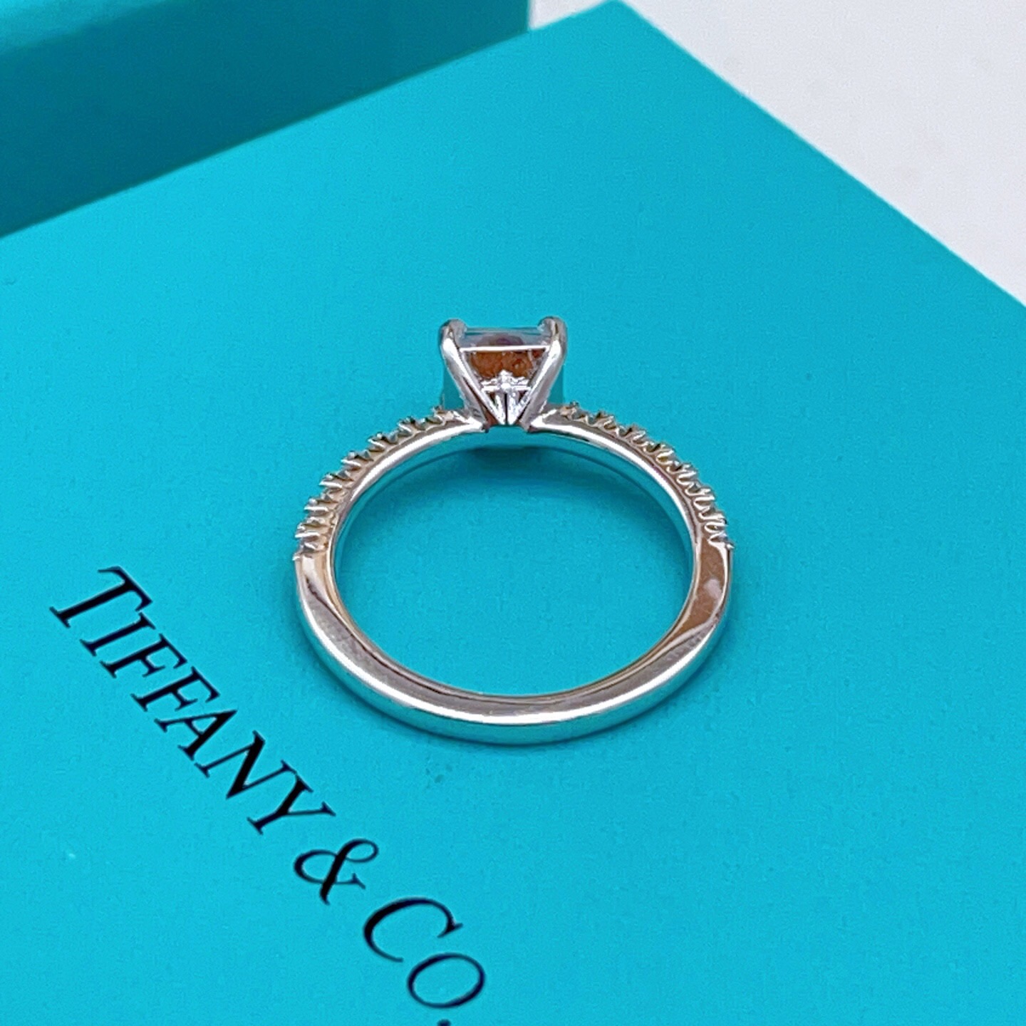 尺寸码数:6.7.8码【Tiffany*帝芙尼最新款🆕🆕银色镶钻方钻戒指】一致官网黄铜材质,非常的上镜‼ 尺寸码数:6.7.8码【Tiffany*帝芙尼最新款🆕🆕银色镶钻方钻戒指】一致官网黄铜材质,非常的上镜‼