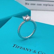 尺寸码数:6.7.8码【Tiffany*帝芙尼最新款🆕🆕银色镶钻方钻戒指】一致官网黄铜材质,非常的上镜‼ 尺寸码数:6.7.8码【Tiffany*帝芙尼最新款🆕🆕银色镶钻方钻戒指】一致官网黄铜材质,非常的上镜‼
