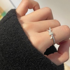 尺寸:均码【Tiffany*帝芙尼最新款🆕🆕银色镶钻开口绳结戒指】一致官网黄铜材质,非常的上镜‼️设计很 尺寸:均码【Tiffany*帝芙尼最新款🆕🆕银色镶钻开口绳结戒指】一致官网黄铜材质,非常的上镜‼️设计很