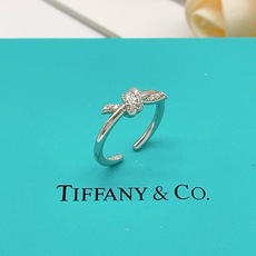 尺寸:均码【Tiffany*帝芙尼最新款🆕🆕银色镶钻开口绳结戒指】一致官网黄铜材质,非常的上镜‼️设计很 尺寸:均码【Tiffany*帝芙尼最新款🆕🆕银色镶钻开口绳结戒指】一致官网黄铜材质,非常的上镜‼️设计很