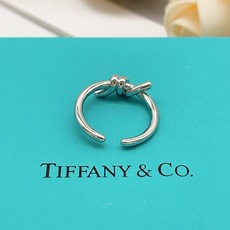 尺寸:均码【Tiffany*帝芙尼最新款🆕🆕银色镶钻开口绳结戒指】一致官网黄铜材质,非常的上镜‼️设计很 尺寸:均码【Tiffany*帝芙尼最新款🆕🆕银色镶钻开口绳结戒指】一致官网黄铜材质,非常的上镜‼️设计很