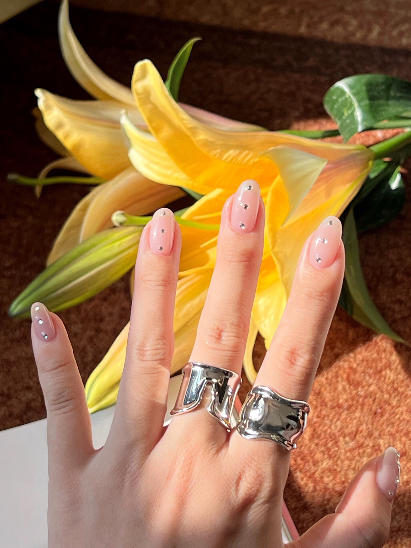 尺寸均码【Tiffany*帝芙尼最新款🆕🆕银色光面凹凸戒指】一致官网黄铜材质，非常的上镜‼️设计很特别值