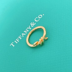 大小尺寸:6.7.8号【Tiffany*帝芙尼最新款🆕🆕玫瑰金光面绳结戒指】一致官网黄铜材质,非常的上镜 大小尺寸:6.7.8号【Tiffany*帝芙尼最新款🆕🆕玫瑰金光面绳结戒指】一致官网黄铜材质,非常的上镜