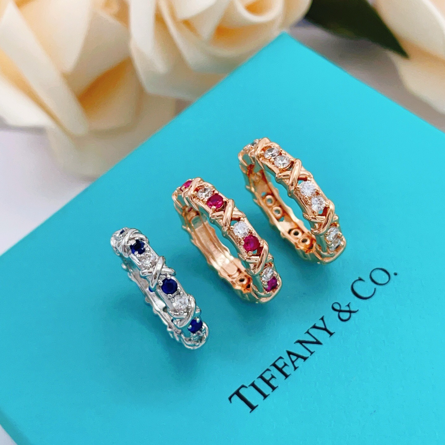 尺寸码数:6.7.8码【Tiffany*帝芙尼最新款🆕🆕玫瑰金白镶钻X戒指】一致官网黄铜材质，非常的上镜