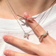 尺寸码6,7,8【Tiffany*帝芙尼最新款🆕🆕玫瑰金镶钻双绳结戒指】一致官网黄铜材质,非常的上镜‼️ 尺寸码6,7,8【Tiffany*帝芙尼最新款🆕🆕玫瑰金镶钻双绳结戒指】一致官网黄铜材质,非常的上镜‼️