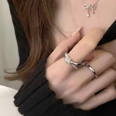 尺寸码6,7,8【Tiffany*帝芙尼最新款🆕🆕玫瑰金镶钻双绳结戒指】一致官网黄铜材质,非常的上镜‼️ 尺寸码6,7,8【Tiffany*帝芙尼最新款🆕🆕玫瑰金镶钻双绳结戒指】一致官网黄铜材质,非常的上镜‼️