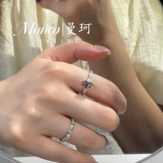 尺寸码数:6.7.8码【Tiffany*帝芙尼最新款🆕🆕银色光面边钻T戒指】一致官网黄铜材质,非常的上镜 尺寸码数:6.7.8码【Tiffany*帝芙尼最新款🆕🆕银色光面边钻T戒指】一致官网黄铜材质,非常的上镜