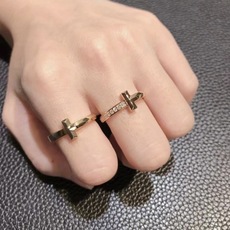 尺寸码数:6.7.8码【Tiffany*帝芙尼最新款🆕🆕玫瑰金光面边钻T戒指】一致官网黄铜材质,非常的上 尺寸码数:6.7.8码【Tiffany*帝芙尼最新款🆕🆕玫瑰金光面边钻T戒指】一致官网黄铜材质,非常的上