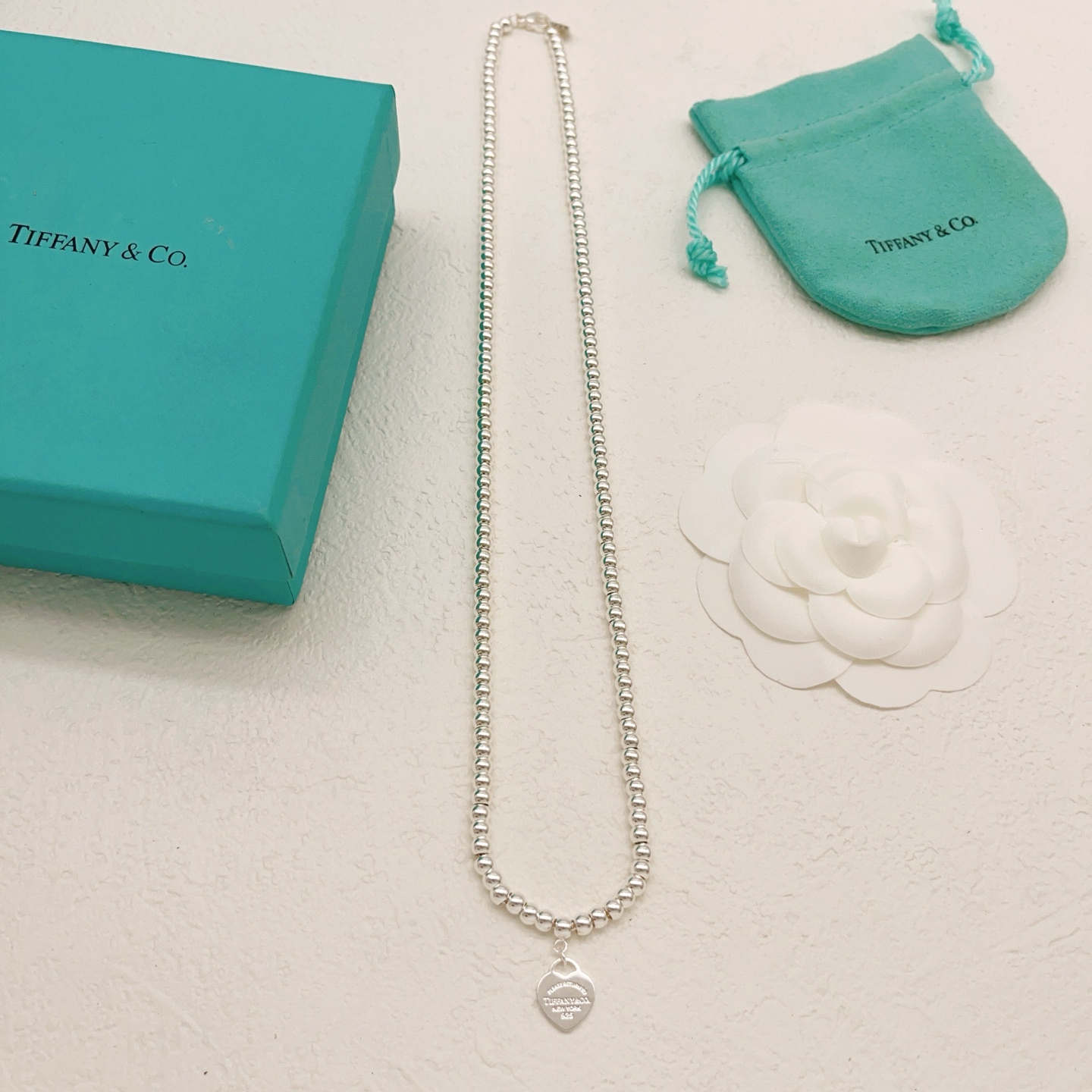 【Tiffany*帝芙尼最新款🆕🆕银色光面爱心珍珠项链】一致官网黄铜材质，非常的上镜‼️设计很特别值得入