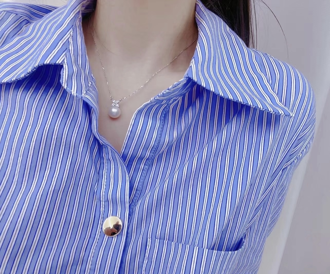 【Tiffany*帝芙尼最新款🆕🆕银色蝴蝶珍珠项链】一致官网黄铜材质，非常的上镜‼️设计很特别值得入手。