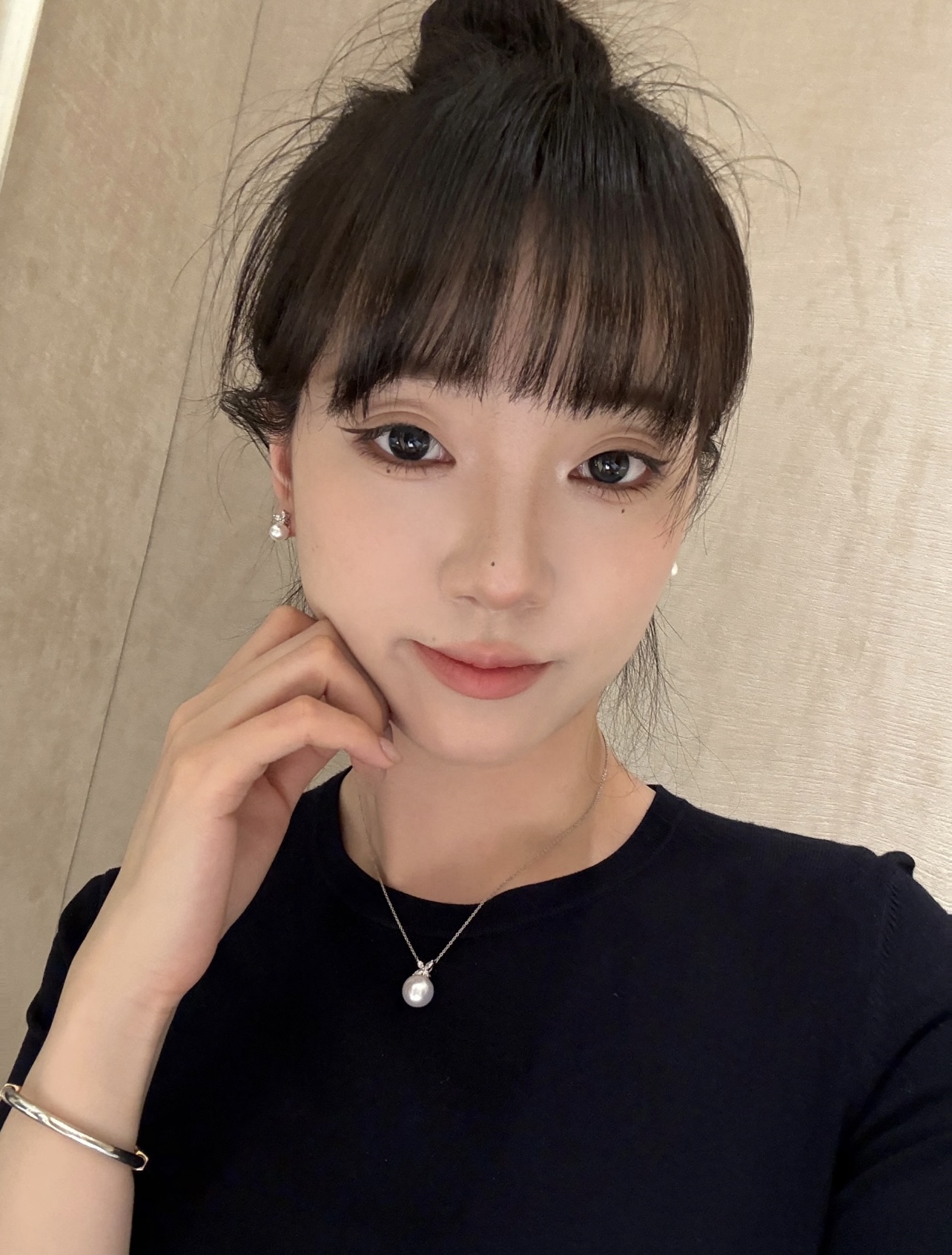 【Tiffany*帝芙尼最新款🆕🆕银色蝴蝶珍珠项链】一致官网黄铜材质，非常的上镜‼️设计很特别值得入手。