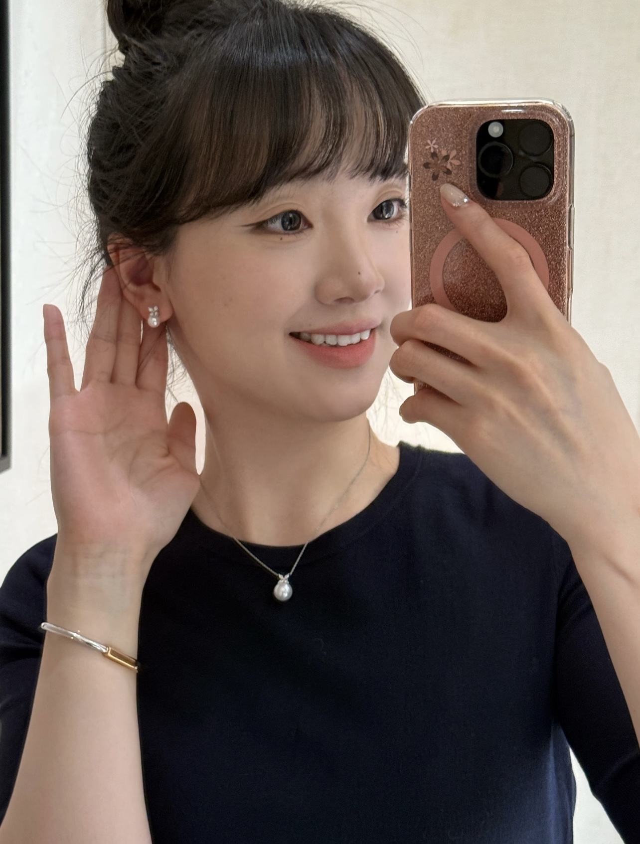 【Tiffany*帝芙尼最新款🆕🆕银色蝴蝶珍珠项链】一致官网黄铜材质，非常的上镜‼️设计很特别值得入手。
