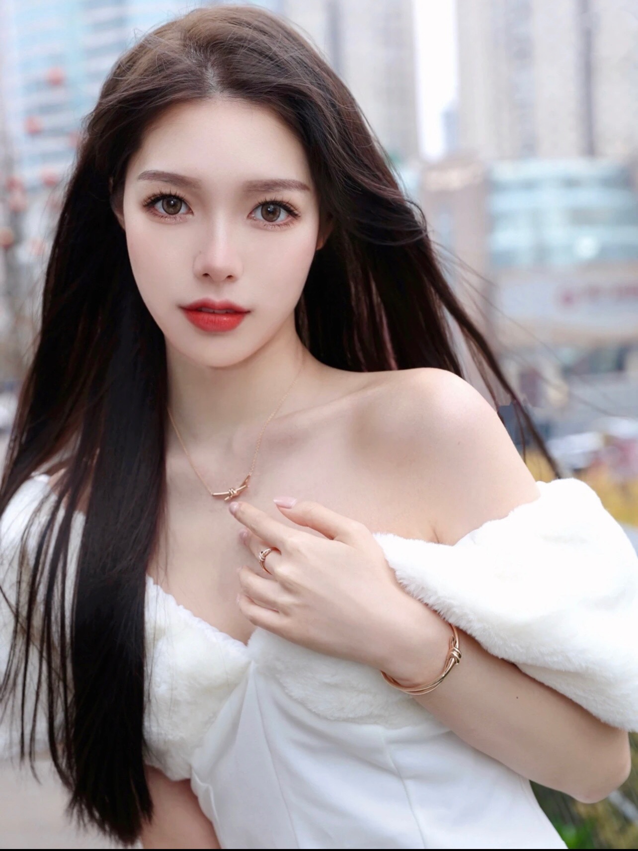 【Tiffany*帝芙尼最新款🆕🆕玫瑰金光面双行绳结手镯】一致官网黄铜材质，非常的上镜‼️设计很特别值得