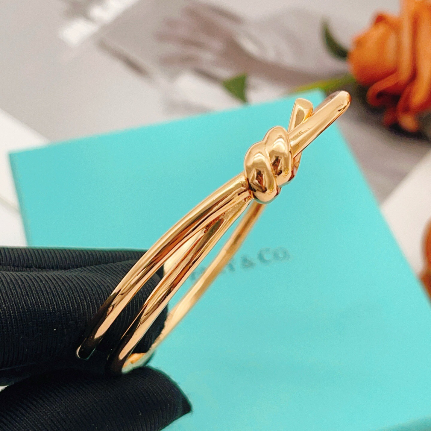 【Tiffany*帝芙尼最新款🆕🆕玫瑰金光面双行绳结手镯】一致官网黄铜材质，非常的上镜‼️设计很特别值得