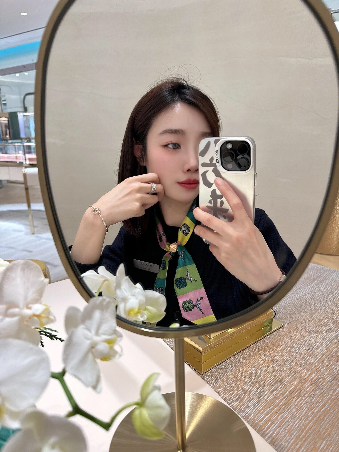 【Tiffany*帝芙尼最新款🆕🆕玫瑰金镶钻绳结手镯】一致官网黄铜材质，非常的上镜‼️设计很特别值得入手
