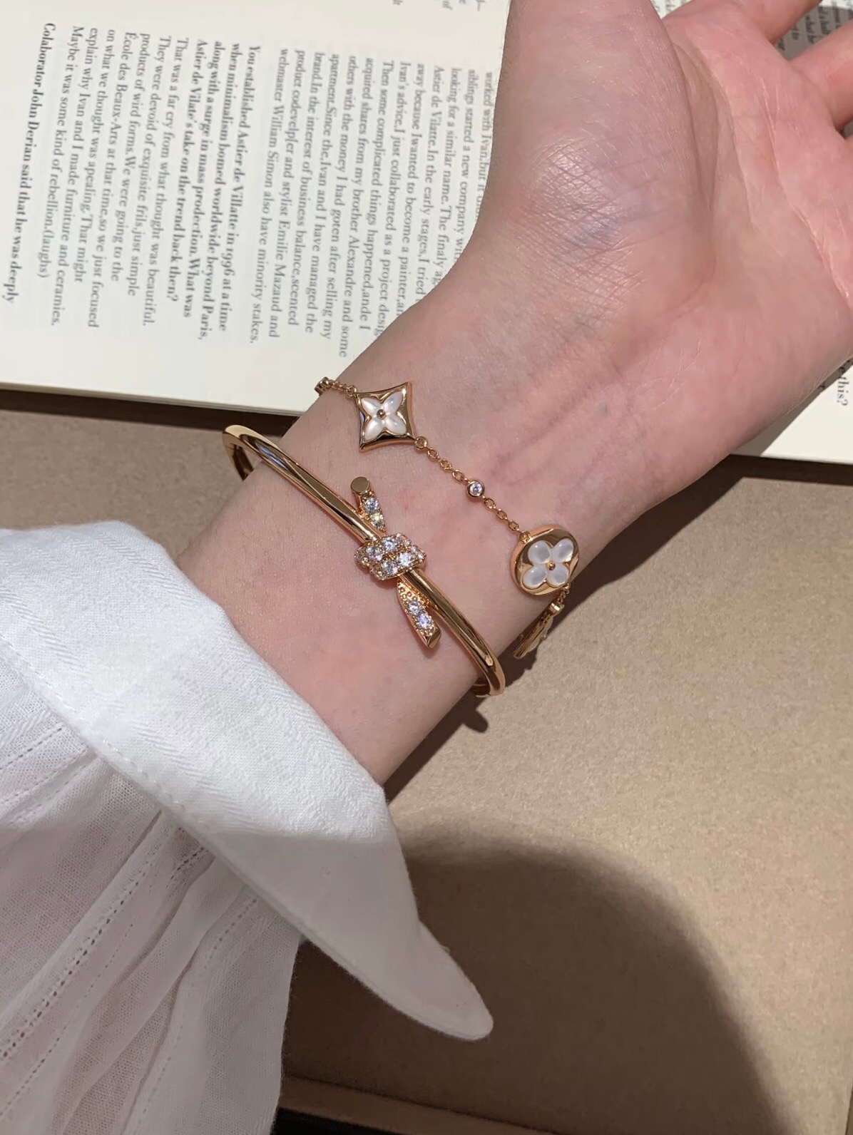 【Tiffany*帝芙尼最新款🆕🆕玫瑰金镶钻绳结手镯】一致官网黄铜材质，非常的上镜‼️设计很特别值得入手